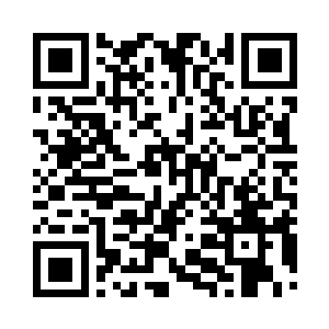 一块块布片从手忙脚乱的罗双飞身上飞出二维码生成