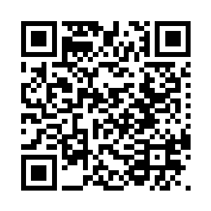 一块柔软的丝帕轻轻的贴到我的额头上二维码生成