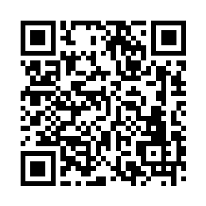 一堆男女亲友推着叶青和曹白静进了青庐二维码生成