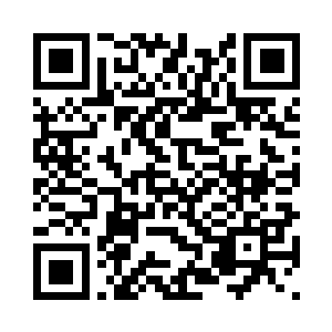 一声惊呼花久久连忙追着行李箱跑二维码生成