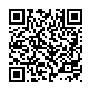 一处模拟春寒料峭环境的湖泊旁边二维码生成