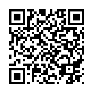 一多半的山峰已经踩在了他的脚下二维码生成