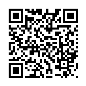 一大簇乌黑如蛇茎条在水里游动的二维码生成