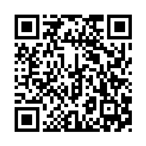 一头斑鬣狗的身子重重的摔倒在了地上二维码生成