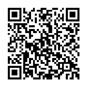 一头黑发变成白发--他现在流失的不仅仅法力二维码生成