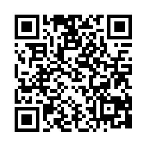 一对黑色的羽翼也在他的背后伸展开来二维码生成