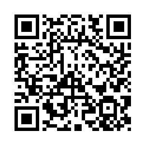 一座小山一样庞大的身躯出现在了天边二维码生成