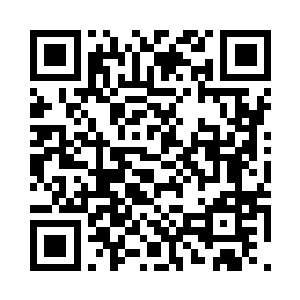 一开始上面的人还让下方的人往上爬二维码生成