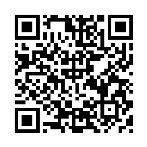 一张巨大的海报出现在了众人的面前二维码生成