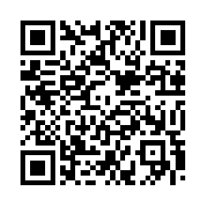 一手流连在夭华乌黑如缎的长发上二维码生成