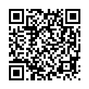 一把冰冷的匕首顶在了他的咽喉处二维码生成