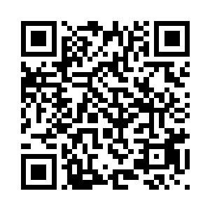 一把噌亮的手枪对准了杨辰的头颅二维码生成