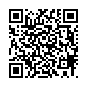 一把将椅子上的三件衣裤抓在了手中二维码生成