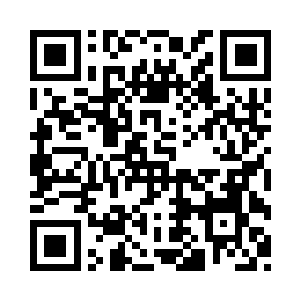 一支支还未拆封的ak47步枪和班用机枪二维码生成