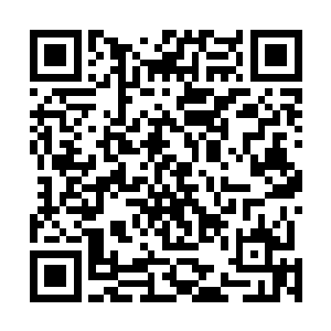 一旁一个浑身名牌的女生鄙视的看了一眼陈巧淡淡的说到二维码生成