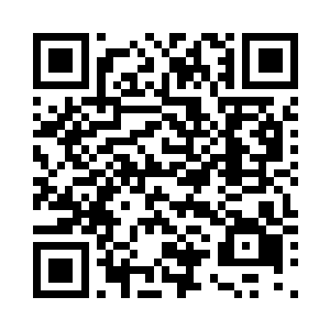 一旁歇息的胖商贾劝了两次都没劝住二维码生成