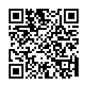 一旁的消瘦男子闪躲不及被踢了个正着二维码生成