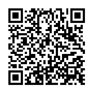 一旁竖起了耳朵听着太子与昊日谈话的慕容霜闻言一喜二维码生成