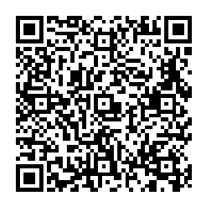 一是他并没有看到足球在球门里的画面――门前那一片区域被双方球员堵的严严实实二维码生成