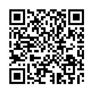 一条大鱼正在快速地向上游河滩城的方向游动二维码生成