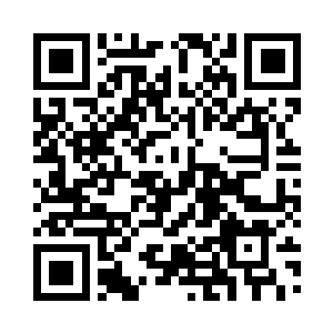 一条巨大的紫色雷蛟在云海中穿进穿出二维码生成