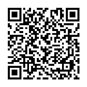 一枪双刀从三个方位同时递向关千剑背脊要害之处二维码生成