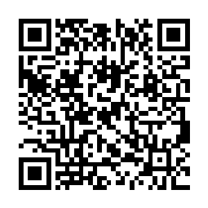 一直眼观鼻鼻观心的洪川忽然不紧不慢的开口说道二维码生成