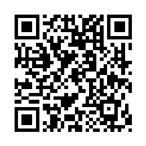 一直陪在她身边的周惠和董梅把史小荷扶起来二维码生成