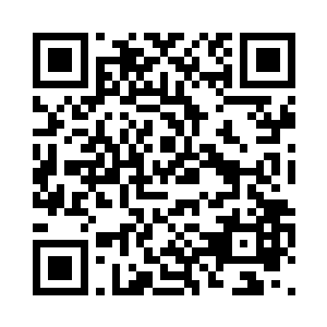 一眉清目秀的青年从泥土内激射而出二维码生成