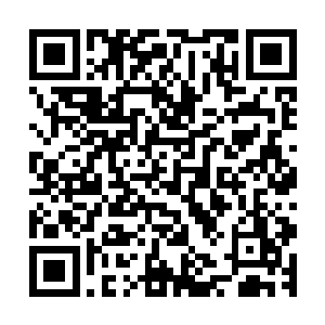 一看到徐堂然那笑眯眯貌似不怀疑好意往雪玲珑身上溜的目光二维码生成