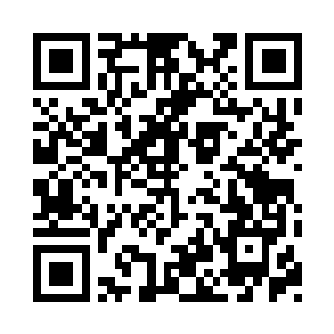 一眼就看到了坐在书桌前一动不动的东泽二维码生成