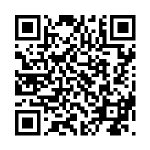 一眼就看到躺在雪白软榻上的南宫流云二维码生成