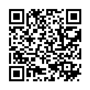 一眼就看到雷欢喜在和宏哥他们说笑二维码生成