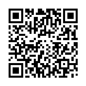 一眼看到桌上余平安给古李西蒙准备的香包二维码生成