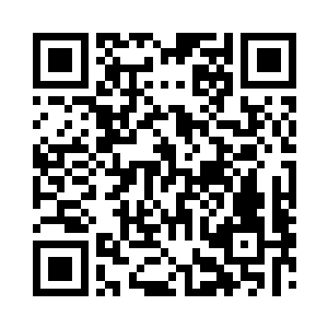 一群寇家的围着苗毅嘻嘻哈哈转着圈打量二维码生成