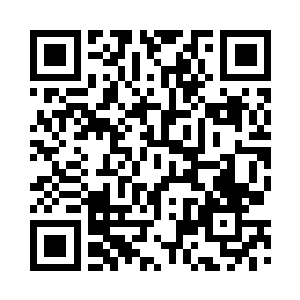 一群灰袍修者正在一片宫殿群中搜寻二维码生成