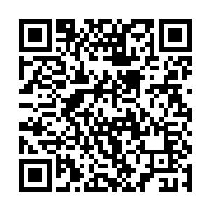 一股压抑的气息让他只想疯狂的挥动手中名剑来发泄二维码生成