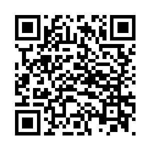 一股庞大的重力强行压在了他的身上二维码生成