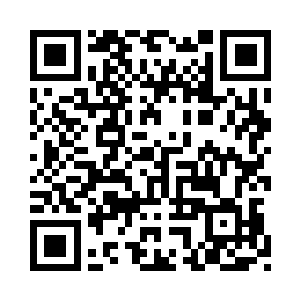 一股强大的绿色冲击波向四周散出二维码生成