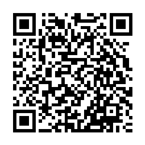 一股恐怖的毁灭的气息也疯狂的朝着下方的众人的身上笼罩过去二维码生成