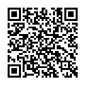 一股汁水从郑明堂那掩住蜜壶的手指间汩汩而出二维码生成