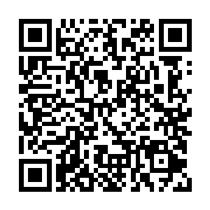 一股纯净而强大的水属性圣之力缠绕在巨剑周围二维码生成