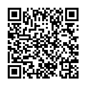 一脚踹开满眼怒火的朝着夜染和卡卡再次爆出了粗口二维码生成