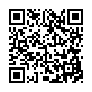 一脸不甘心一脸忧伤地看着不断汹涌的人潮二维码生成