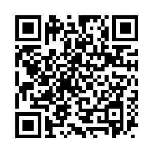 一脸肃杀的看着正拥吻在一起的宠妃和皇弟二维码生成