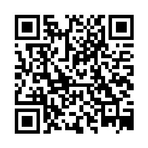 一脸谄媚的询问着从车上走下来的人二维码生成