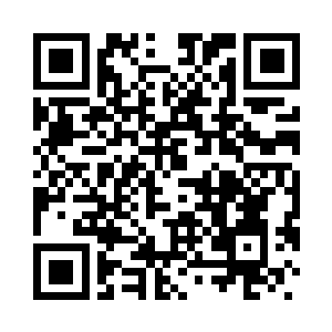 一行八人一瞬出现在人们的视线中二维码生成