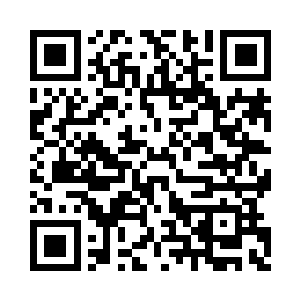 一袭火红长裙的夜染慵懒的从空中大步而下二维码生成