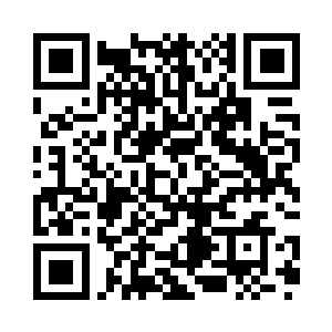 一袭青色衣衫的苏云儿从那洞穴之中走了出来二维码生成