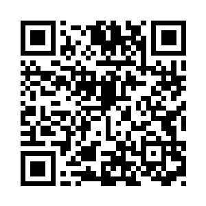 一路走到了他们才刚刚离开的拍卖场二维码生成